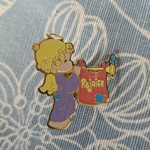 Vintage Precious Moments Angel "Rejoice"Pin